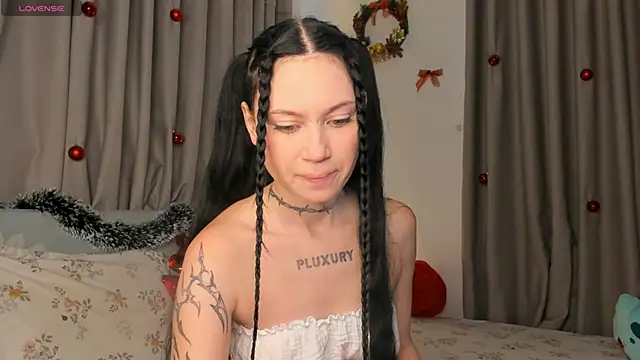 Alice 1n Wonderland  online show from January 6, 4:05 am