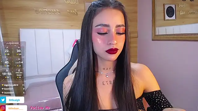 Abril Velvet a  online show from October 7, 8:13 pm