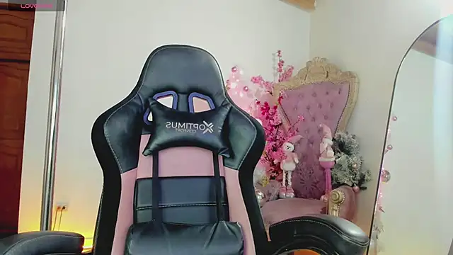 auraeroticaxxx online show from December 3, 2:25 am