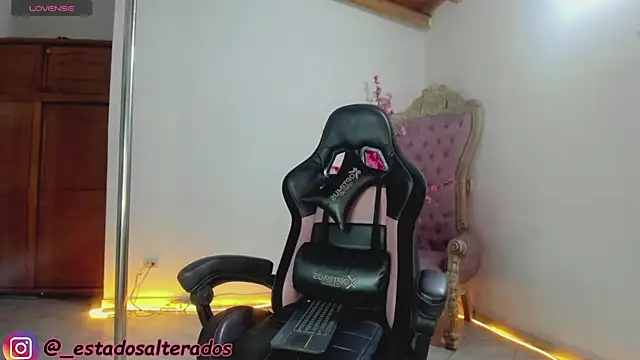 auraeroticaxxx online show from January 19, 4:30 am