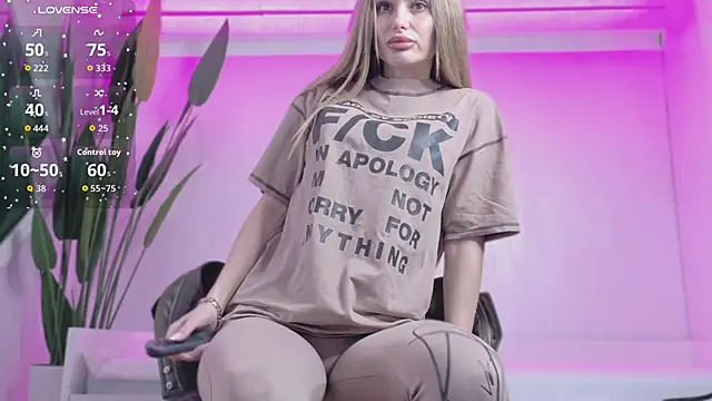 KaseyQuinn  online show from April 19, 9:17 pm