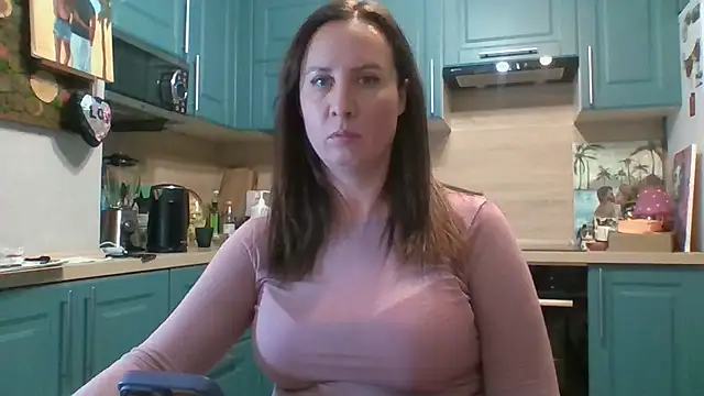 ALICAINWONDERLAND online show from December 3, 6:21 pm