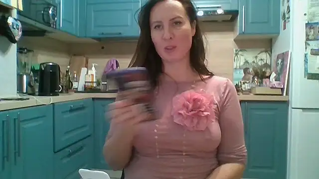 ALICAINWONDERLAND online show from December 19, 6:11 pm