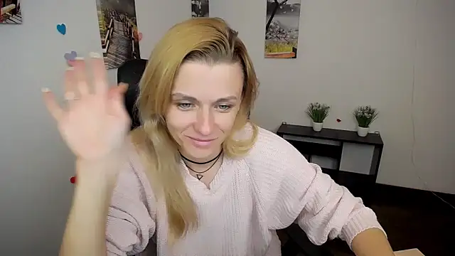 PeppyMia online show from October 11, 6:51 am