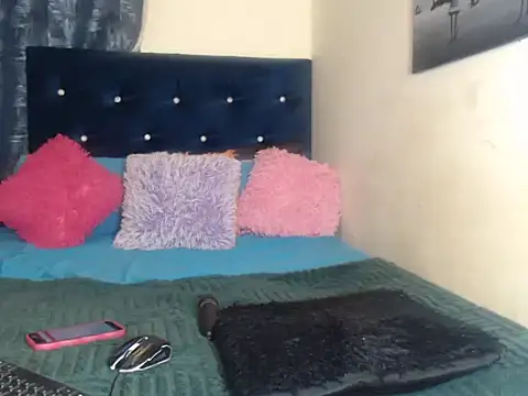 SWEET BABYFACE online show from October 15, 8:55 pm