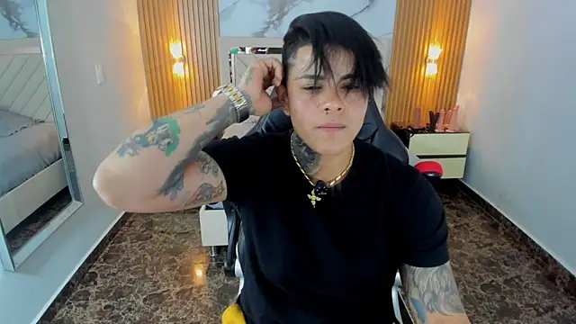 KAROLLJONES1 online show from June 4, 12:53 pm