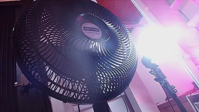 emma madi online show from October 10, 1:27 pm