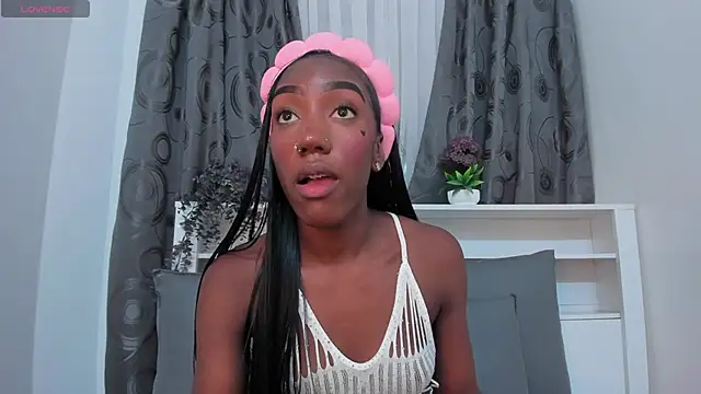 Mistt Mia online show from October 9, 8:02 pm