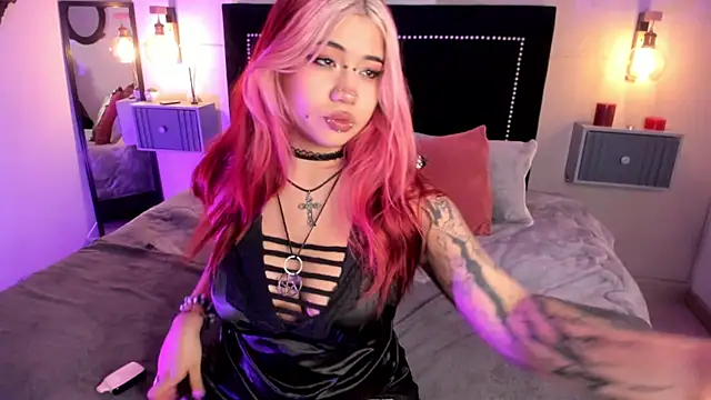 pinkk deemon online show from April 9, 1:27 pm