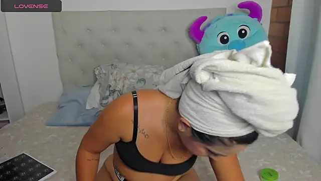 alana dantes online show from November 10, 6:14 pm