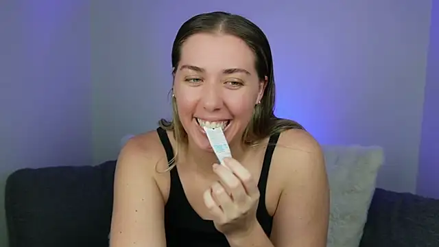 louiseberkeley online show from October 16, 9:23 am