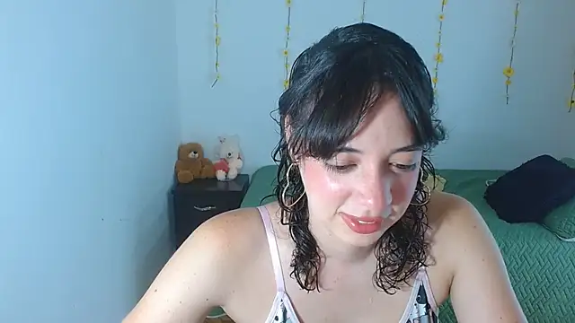 sajecrismaa online show from December 22, 7:28 pm