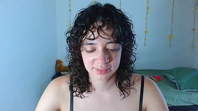 sajecrismaa online show from February 2, 9:25 pm