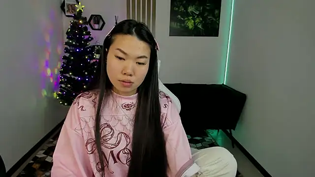 LunaPurrr online show from December 22, 11:19 pm