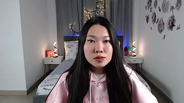 LunaPurrr online show from September 11, 1:00 pm