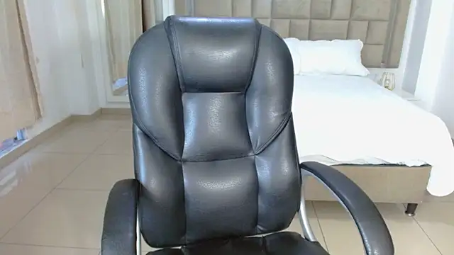 lilithfox05 online show from October 6, 10:47 pm