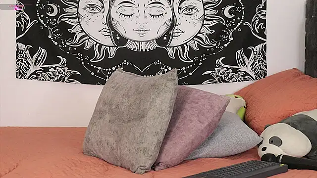 Raven06  online show from March 2, 12:43 am