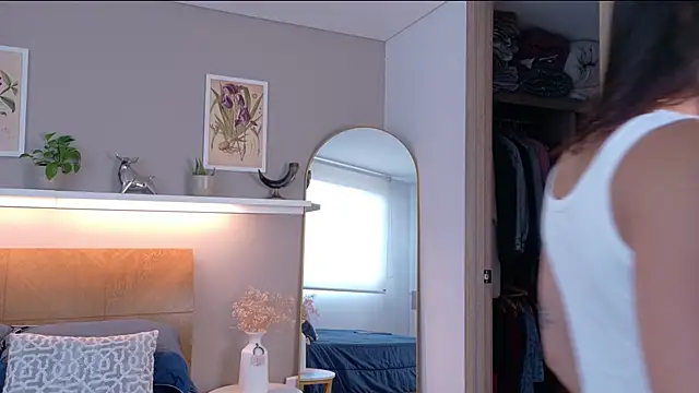 sarah rayy online show from February 10, 8:56 pm