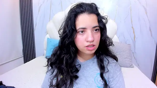 Nicol Chang online show from February 5, 8:12 pm