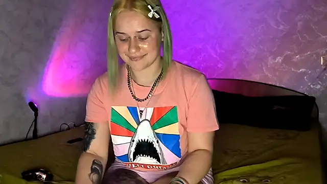 NeonNectar  online show from October 7, 3:38 pm