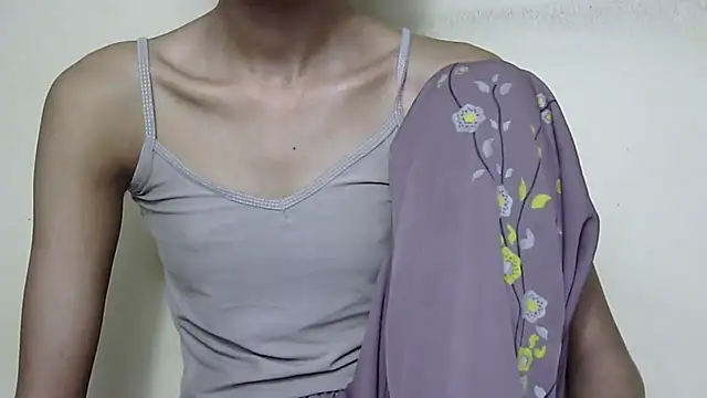 smallcuute online show from January 31, 7:23 pm