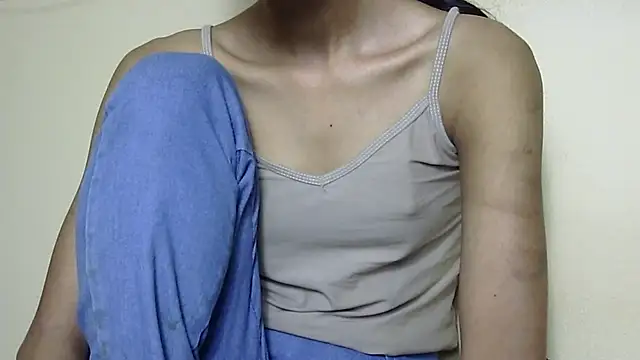 smallcuute online show from February 1, 7:23 pm