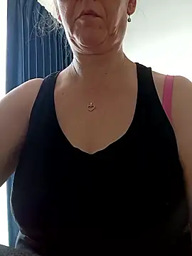 StrawberryBels online show from January 12, 12:38 am