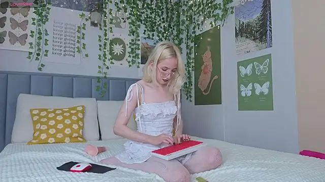 EmmaNovak online show from September 13, 1:19 pm