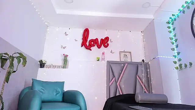 aurora tziu online show from March 15, 4:14 am