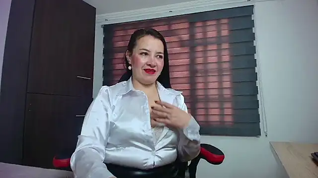 CharlotteSchmidtt online show from November 10, 11:27 am