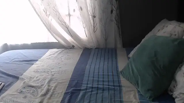 SEXYHUGEASS21 online show from October 31, 9:02 am