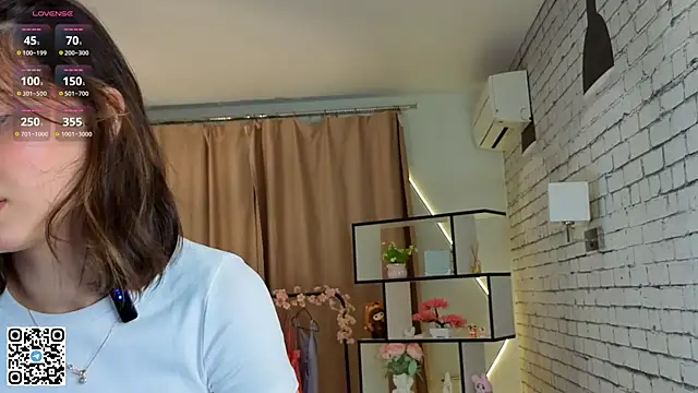 LorinaMaffitt online show from October 5, 6:46 pm