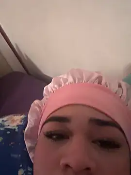 hotqueen02 online show from April 15, 10:10 pm