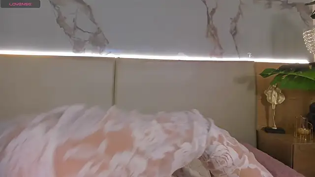 Celeste-Evanns online show from April 14, 9:04 pm