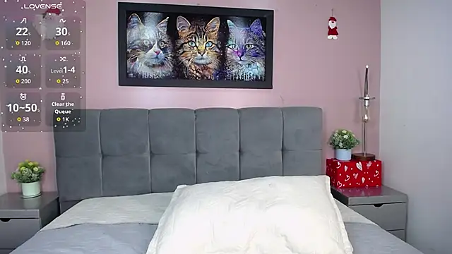 tiiny emilly online show from December 2, 8:11 pm