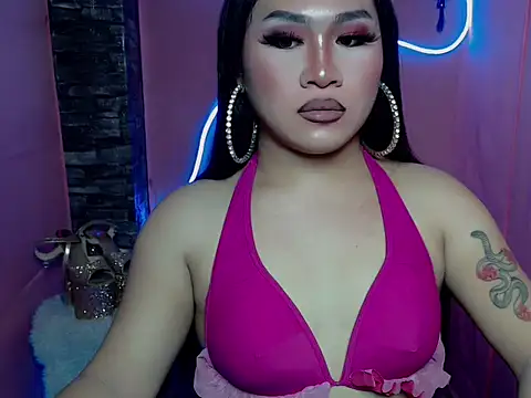 pretty lassy online show from November 18, 4:19 pm