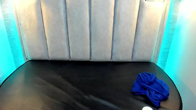  Emily rosee  online show from October 3, 1:38 pm