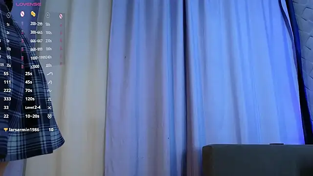 CrimsonBella online show from September 22, 7:45 pm