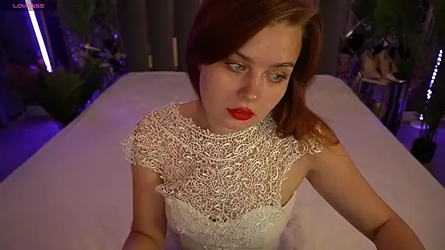 RedDoll  online show from October 8, 7:40 pm