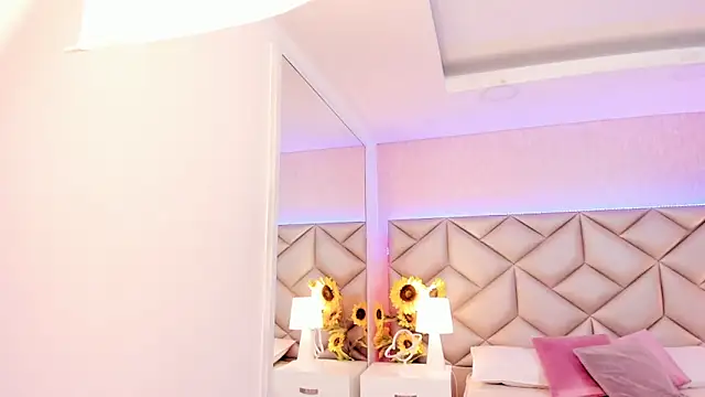 dafnne hall online show from October 9, 4:16 am