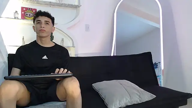 THREE GUYS HOT online show from October 16, 7:27 pm