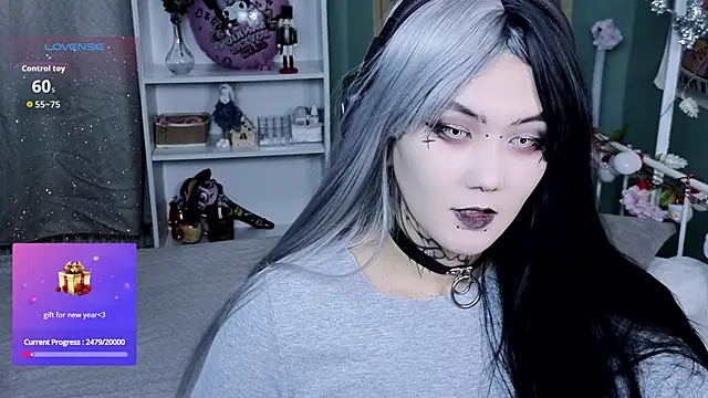 GothXRaven online show from December 14, 11:38 am