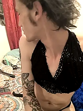 Snapshot of femdomroom chatting on November 21, 4:31 pm femdomroom online show from November 21, 4:31 pm