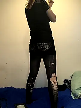 Snapshot of femdomroom chatting on November 23, 4:26 am femdomroom online show from November 23, 4:26 am