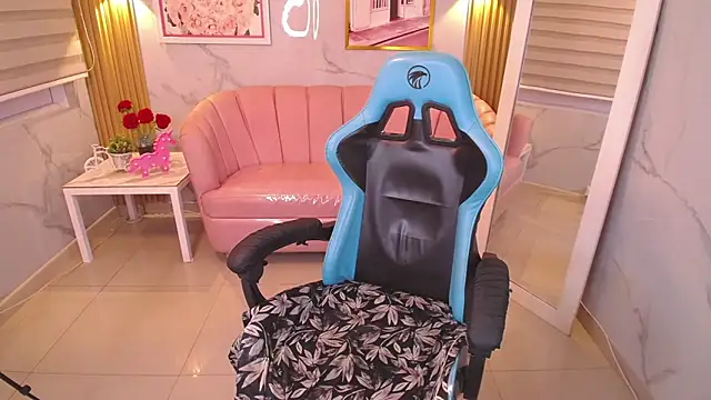 angel09 a  online show from November 25, 12:51 pm