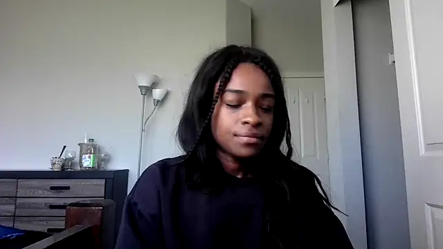 Marlowlovee online show from September 15, 9:00 pm