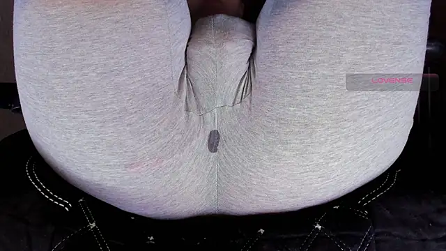 Cameltoe squirt inPants online show from September 30, 12:44 pm