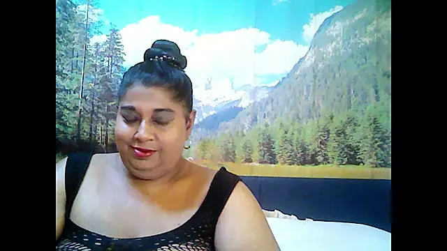 indianhoney694u online show from September 27, 6:20 am