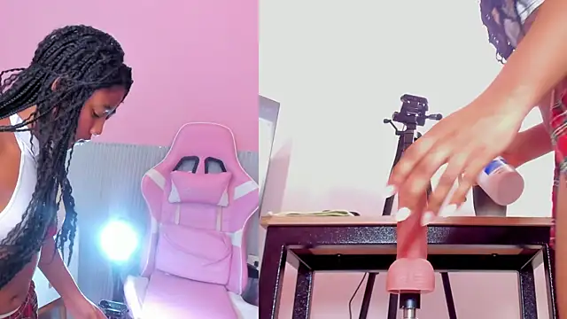 Laraebony  online show from July 16, 11:15 am