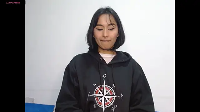 Gia Lee online show from November 29, 3:43 am